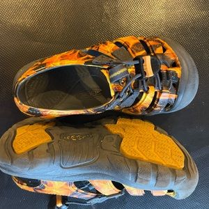 Gently used keen waterproof sandals